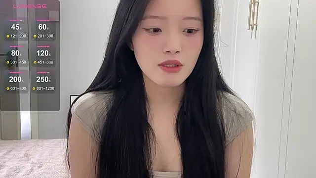 Snapshot of rose-u chatting on October 16, 2:09 am rose-u online show from October 16, 2:09 am