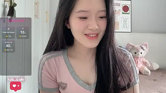 Snapshot of rose-u chatting on June 20, 1:10 am rose-u online show from June 20, 1:10 am