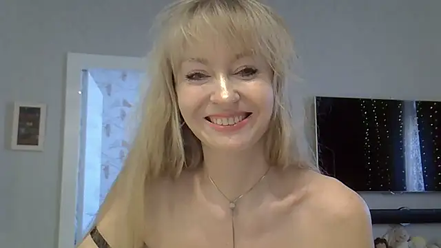 ZarinaSwift online show from February 19, 4:42 am