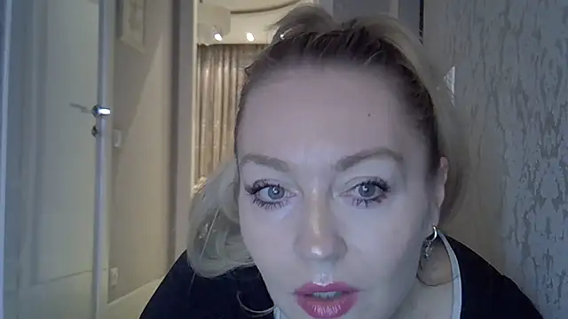 ZarinaSwift online show from March 13, 4:39 am