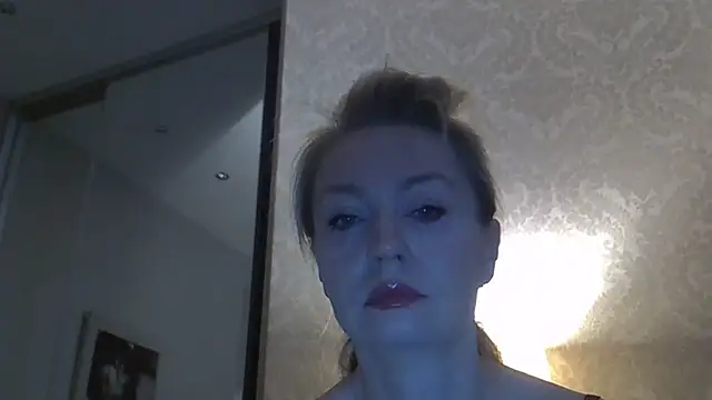 Snapshot of ZarinaSwift chatting on April 23, 4:41 am ZarinaSwift online show from April 23, 4:41 am