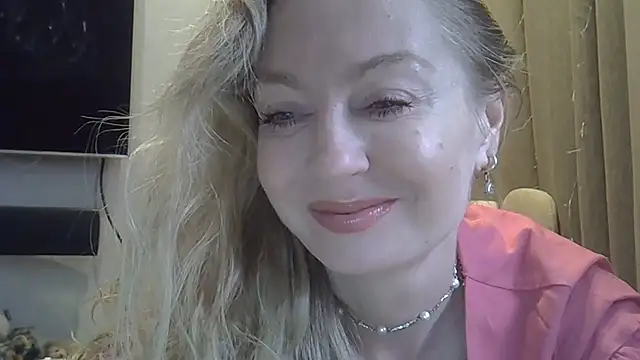 Snapshot of ZarinaSwift chatting on June 2, 7:08 am ZarinaSwift online show from June 2, 7:08 am