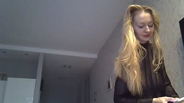 ZarinaSwift online show from April 11, 6:43 am