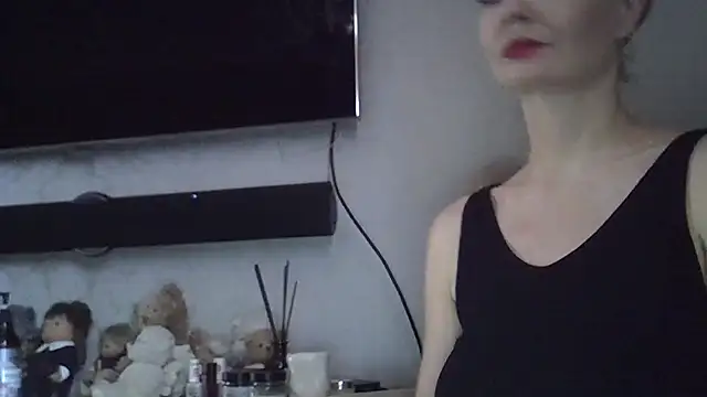 Snapshot of ZarinaSwift chatting on September 15, 4:24 am ZarinaSwift online show from September 15, 4:24 am