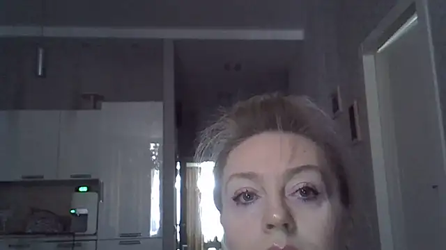 Snapshot of ZarinaSwift chatting on May 13, 4:41 am ZarinaSwift online show from May 13, 4:41 am