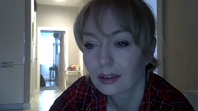 ZarinaSwift online show from March 19, 4:34 am