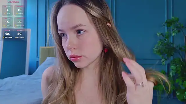 Snapshot of milly_shy chatting on February 23, 7:20 am milly shy online show from February 23, 7:20 am