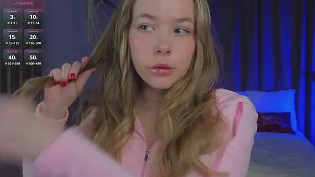 Snapshot of milly_shy chatting on January 19, 6:39 am milly shy online show from January 19, 6:39 am