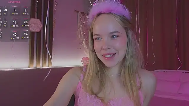 Snapshot of milly_shy chatting on October 16, 7:05 am milly shy online show from October 16, 7:05 am
