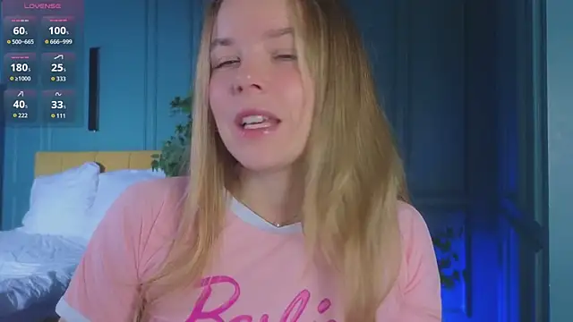 Snapshot of milly_shy chatting on December 17, 6:51 am milly shy online show from December 17, 6:51 am