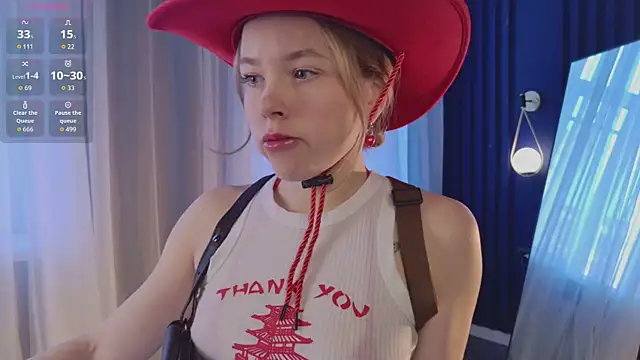 Snapshot of milly_shy chatting on February 24, 6:47 am milly shy online show from February 24, 6:47 am