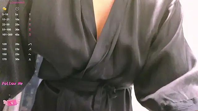 LaraSkinny online show from June 10, 1:01 pm