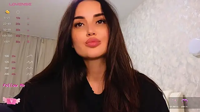 LaraSkinny online show from March 18, 10:17 am