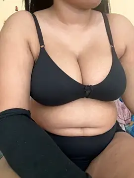 Snapshot of OnlyPragya chatting on November 10, 6:24 pm OnlyPragya online show from November 10, 6:24 pm