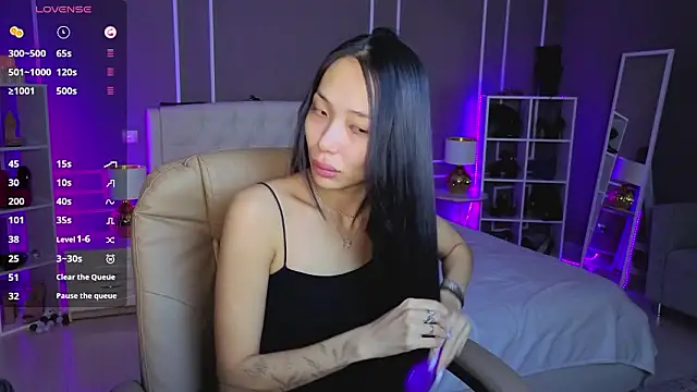 Snapshot of _MIURA_ chatting on February 9, 1:03 am MIURA online show from February 9, 1:03 am