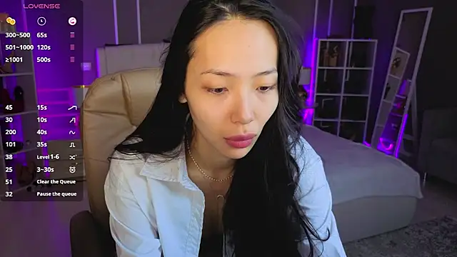 Snapshot of _MIURA_ chatting on February 4, 1:00 am MIURA online show from February 4, 1:00 am