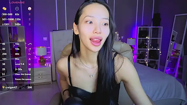 Snapshot of _MIURA_ chatting on February 10, 1:04 am MIURA online show from February 10, 1:04 am