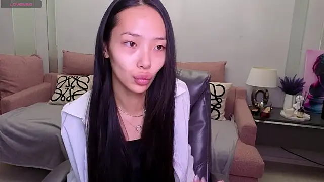 Snapshot of _MIURA_ chatting on October 8, 1:07 am MIURA online show from October 8, 1:07 am