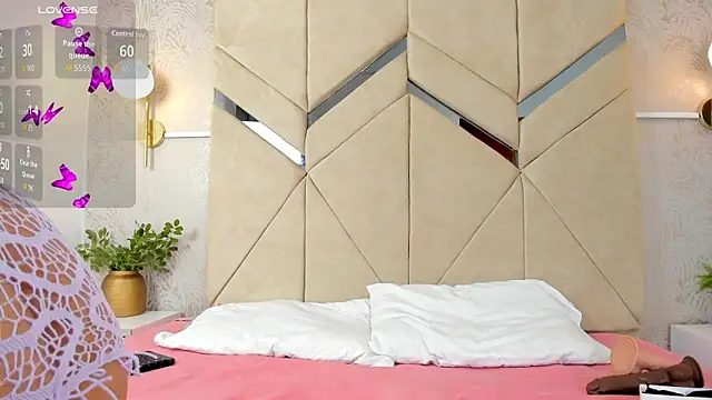 LiaVelez online show from December 18, 1:48 pm