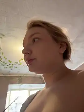 Snapshot of AmmyHot chatting on December 18, 4:28 am AmmyHot online show from December 18, 4:28 am