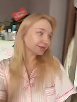 Snapshot of AmmyHot chatting on February 14, 4:13 am AmmyHot online show from February 14, 4:13 am