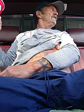 Hotbodyscottie online show from April 3, 1:39 pm