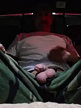 Hotbodyscottie online show from April 4, 9:49 am