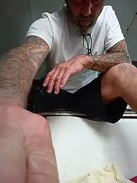 Hotbodyscottie online show from November 15, 10:25 pm