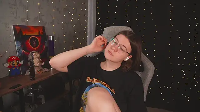 cuteamberlyyy online show from April 7, 4:36 am