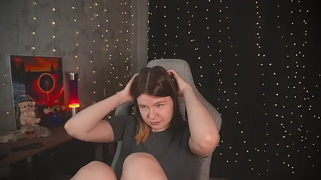 Snapshot of cuteamberlyyy chatting on October 26, 4:35 am cuteamberlyyy online show from October 26, 4:35 am