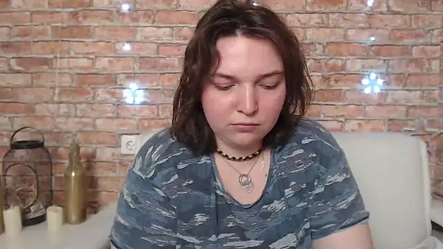 Amelia Kiss  online show from March 20, 3:56 am