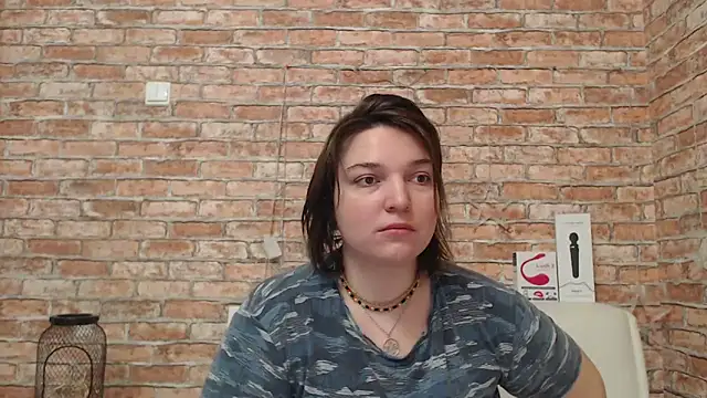 Amelia Kiss  online show from October 25, 12:32 am