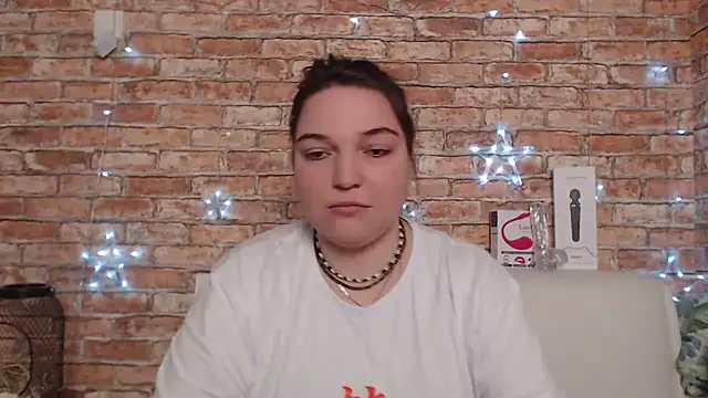 Amelia Kiss  online show from September 16, 12:44 am