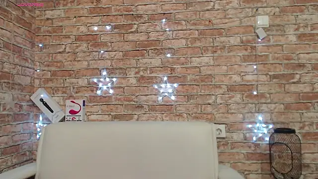 Amelia Kiss  online show from February 3, 1:05 am