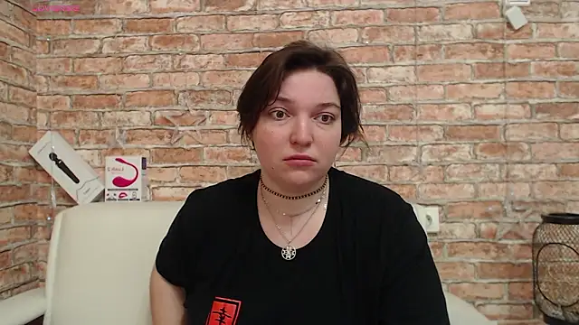 Amelia Kiss  online show from February 5, 1:01 am