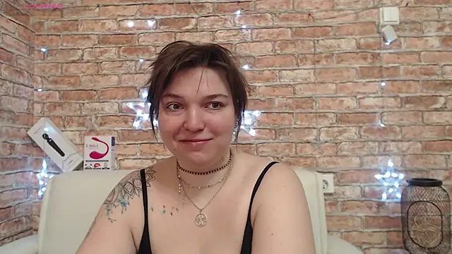 Amelia Kiss  online show from February 17, 12:52 am