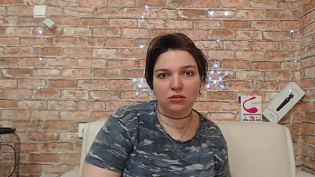 Amelia Kiss  online show from April 2, 1:13 am