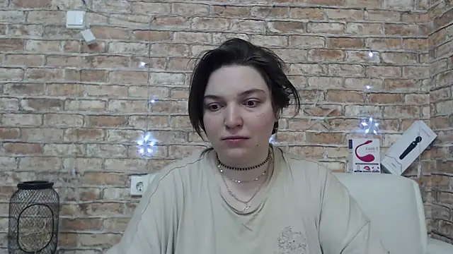 Amelia Kiss  online show from March 3, 12:50 am