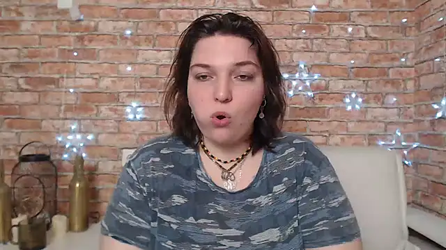 Amelia Kiss  online show from March 19, 3:52 am