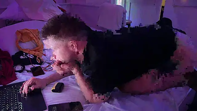 Snapshot of CupidZass chatting on January 17, 10:24 pm CupidZass online show from January 17, 10:24 pm