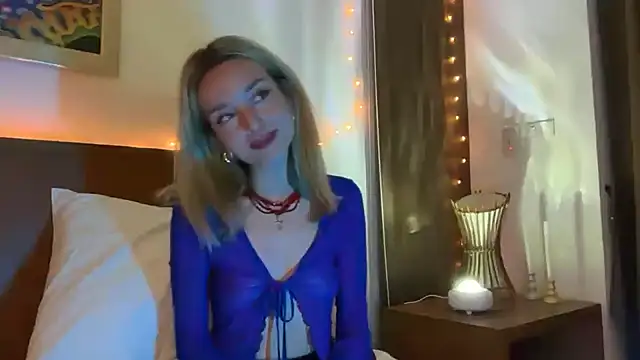 SirenaBelle online show from November 18, 12:30 pm