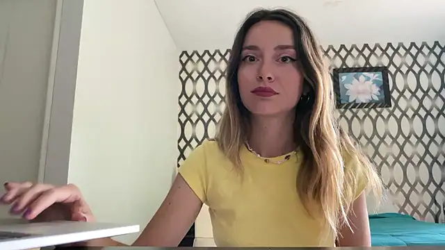 Snapshot of SirenaBelle chatting on February 6, 10:58 am SirenaBelle online show from February 6, 10:58 am