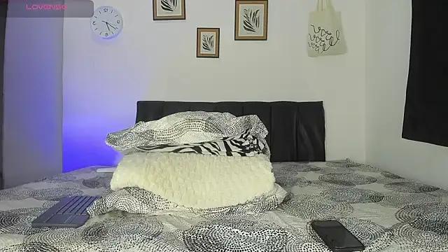 Alex BigDickkk online show from December 5, 7:45 pm