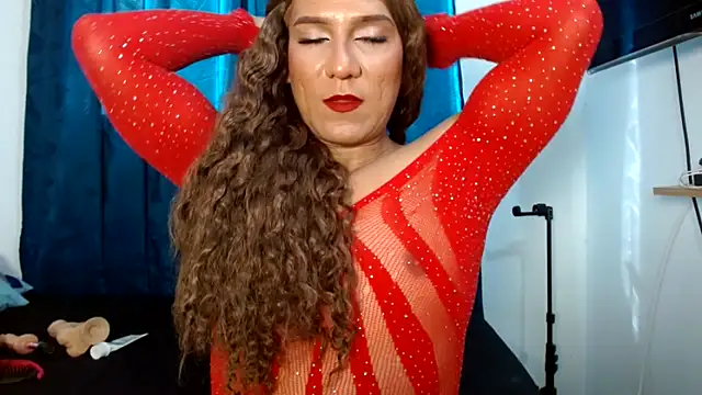 Snapshot of luisaqueenxxx chatting on May 13, 8:38 pm luisaqueenxxx online show from May 13, 8:38 pm