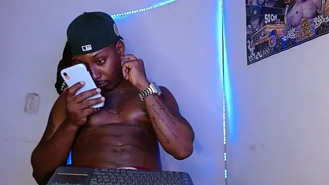 Snapshot of king__Black chatting on June 21, 11:21 pm king Black online show from June 21, 11:21 pm