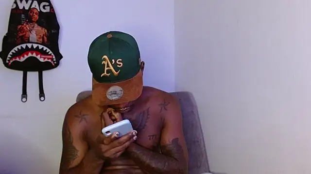 king  Black online show from November 11, 4:40 am