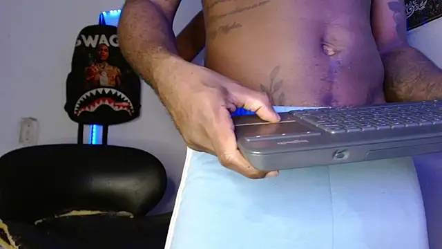 Snapshot of king__Black chatting on June 21, 1:22 am king Black online show from June 21, 1:22 am
