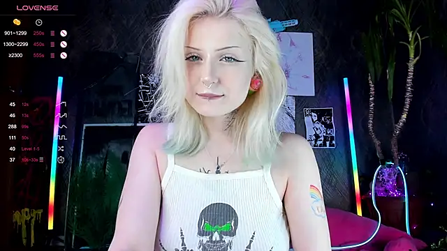 Snapshot of little_grinch666 chatting on February 27, 8:09 pm little grinch666 online show from February 27, 8:09 pm