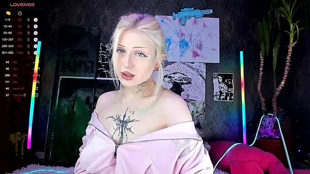 Snapshot of little_grinch666 chatting on February 25, 8:11 pm little grinch666 online show from February 25, 8:11 pm