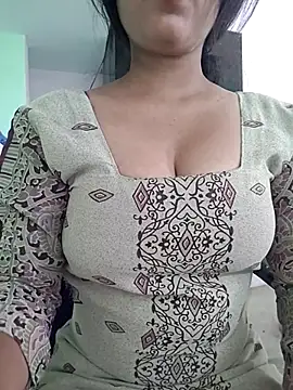 Snapshot of Kavita_ji chatting on December 1, 2:45 am Kavita ji online show from December 1, 2:45 am